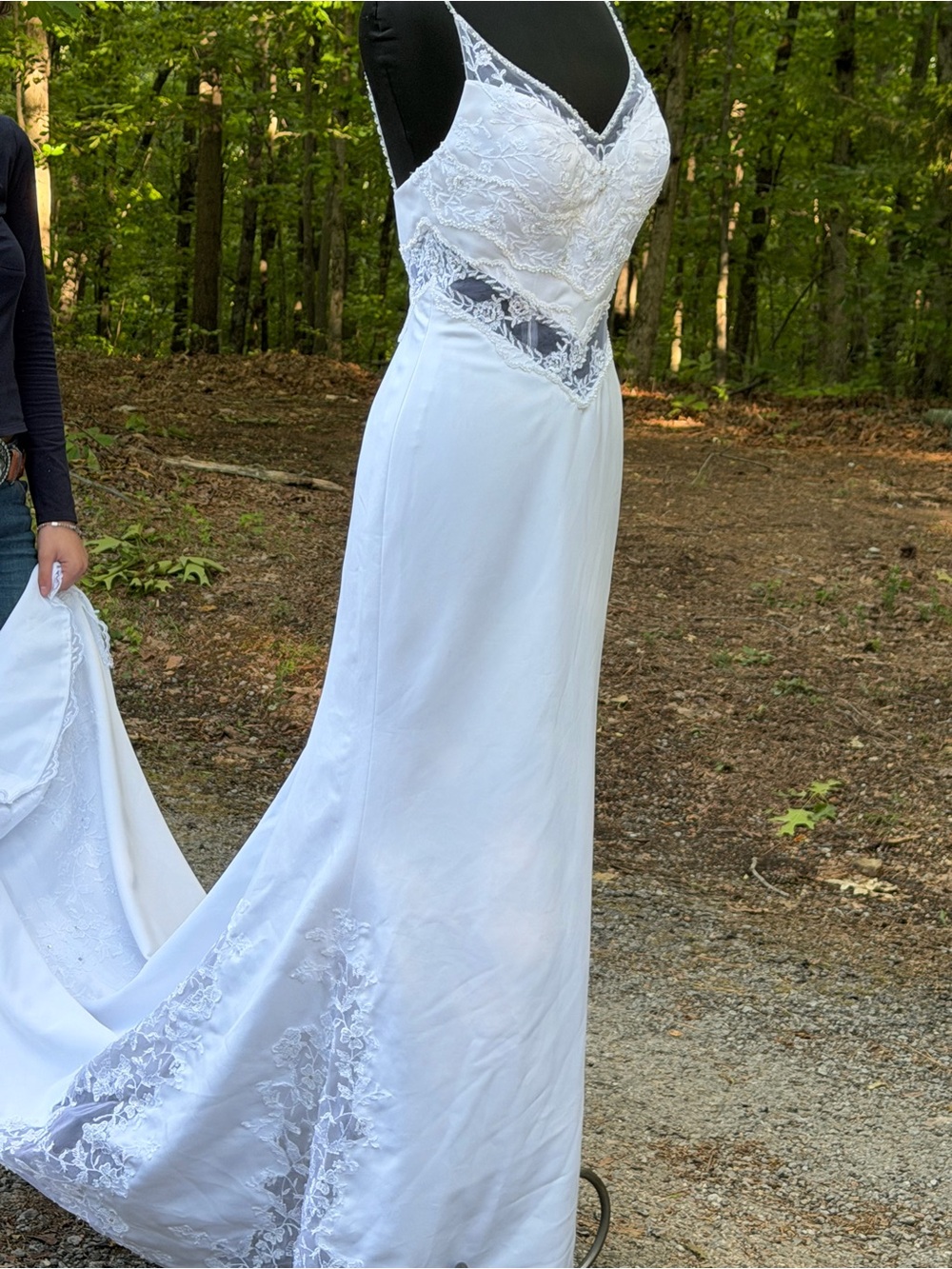Elegant White Lace-Inset Women's Wedding Dress